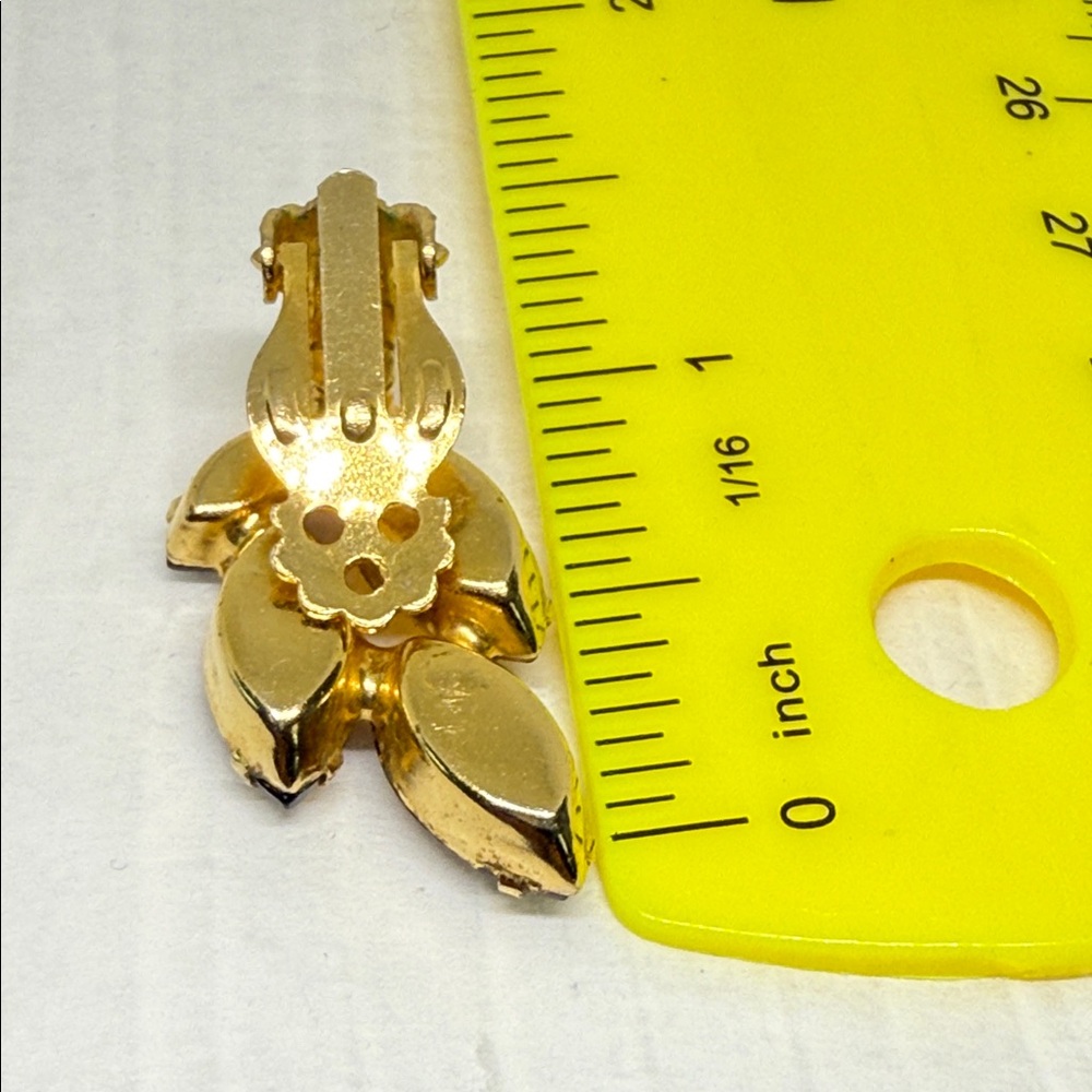 Vintage root bear & apple cider Gold tone Brown Leaf clip on Earrings - Picture 8 of 11